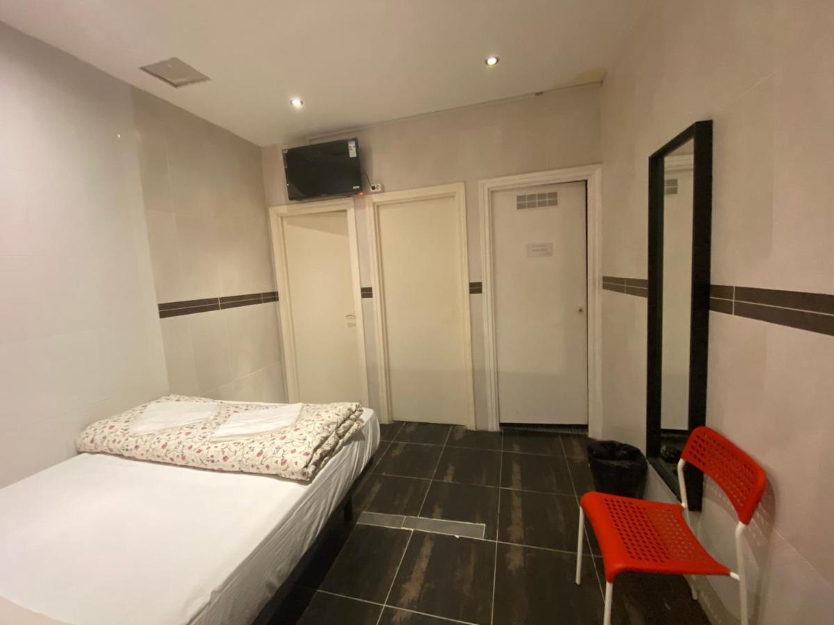 Hostal Granvia 628 Барселона Экстерьер фото