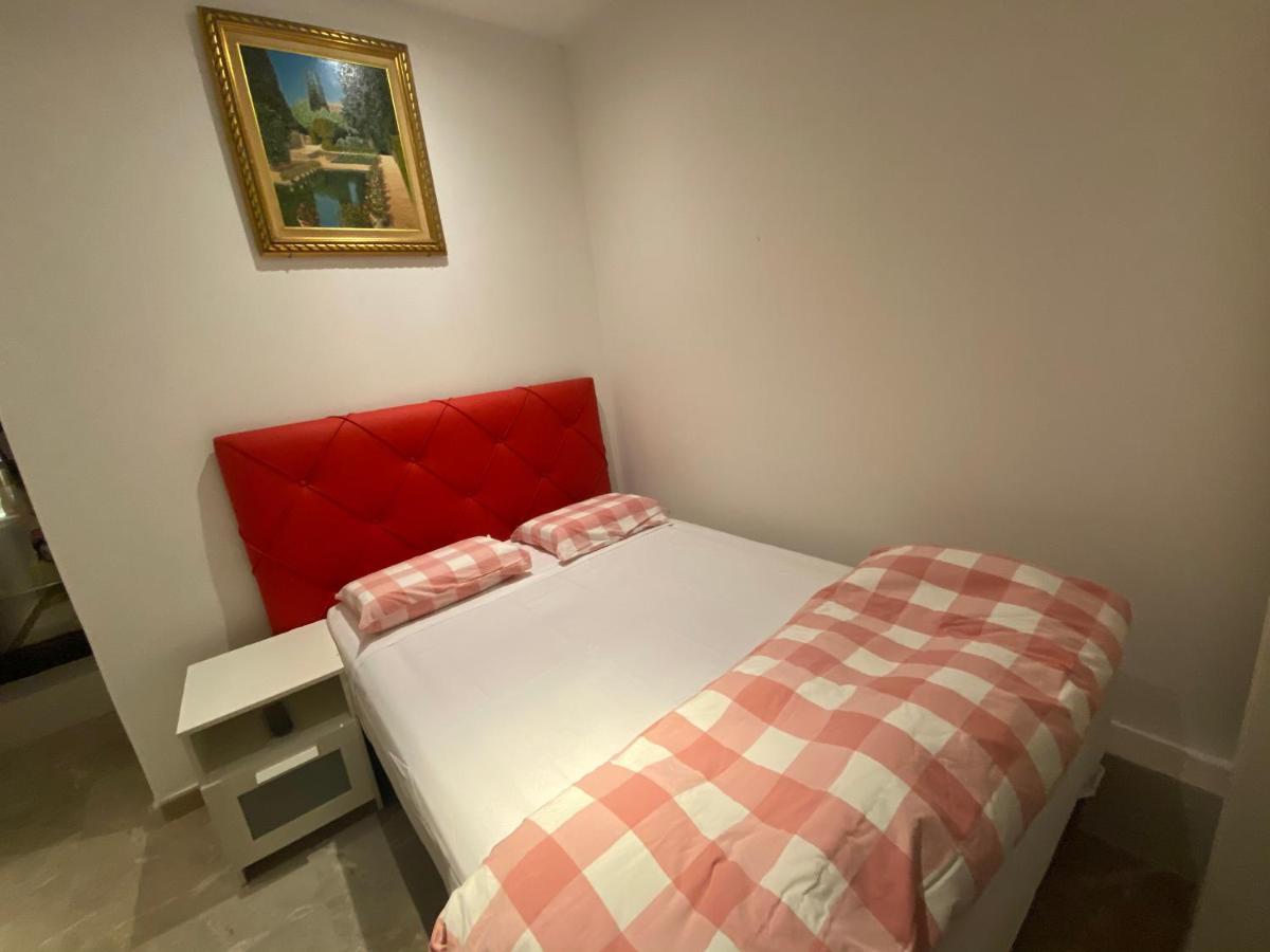 Hostal Granvia 628 Барселона Экстерьер фото
