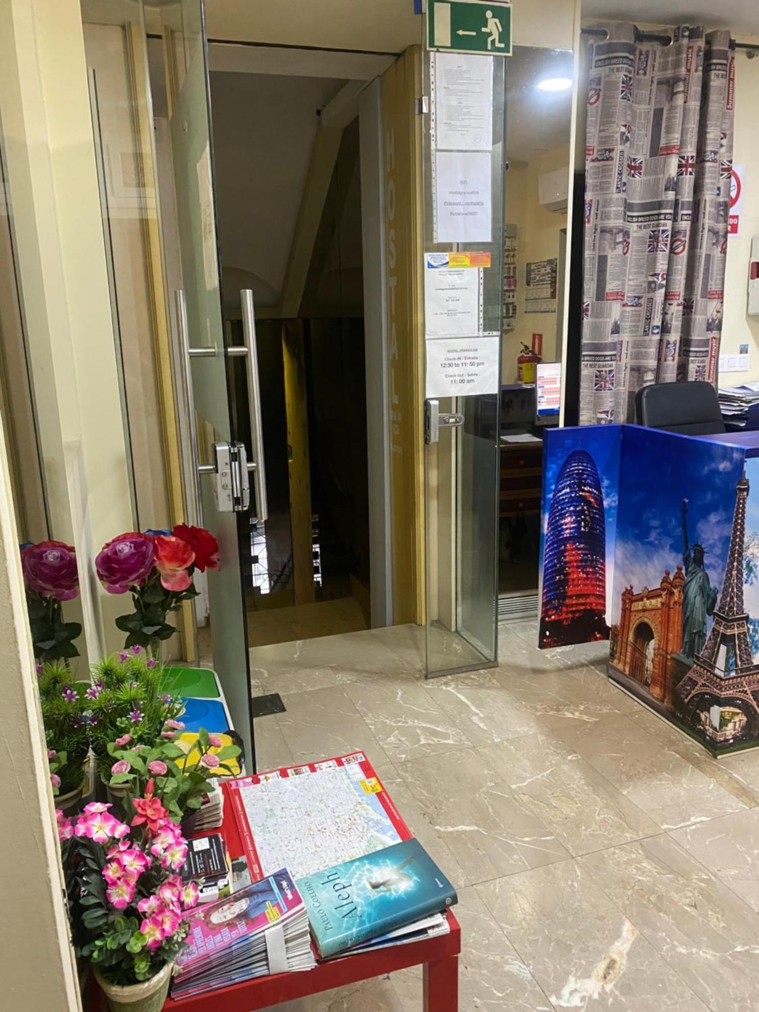 Hostal Granvia 628 Барселона Экстерьер фото