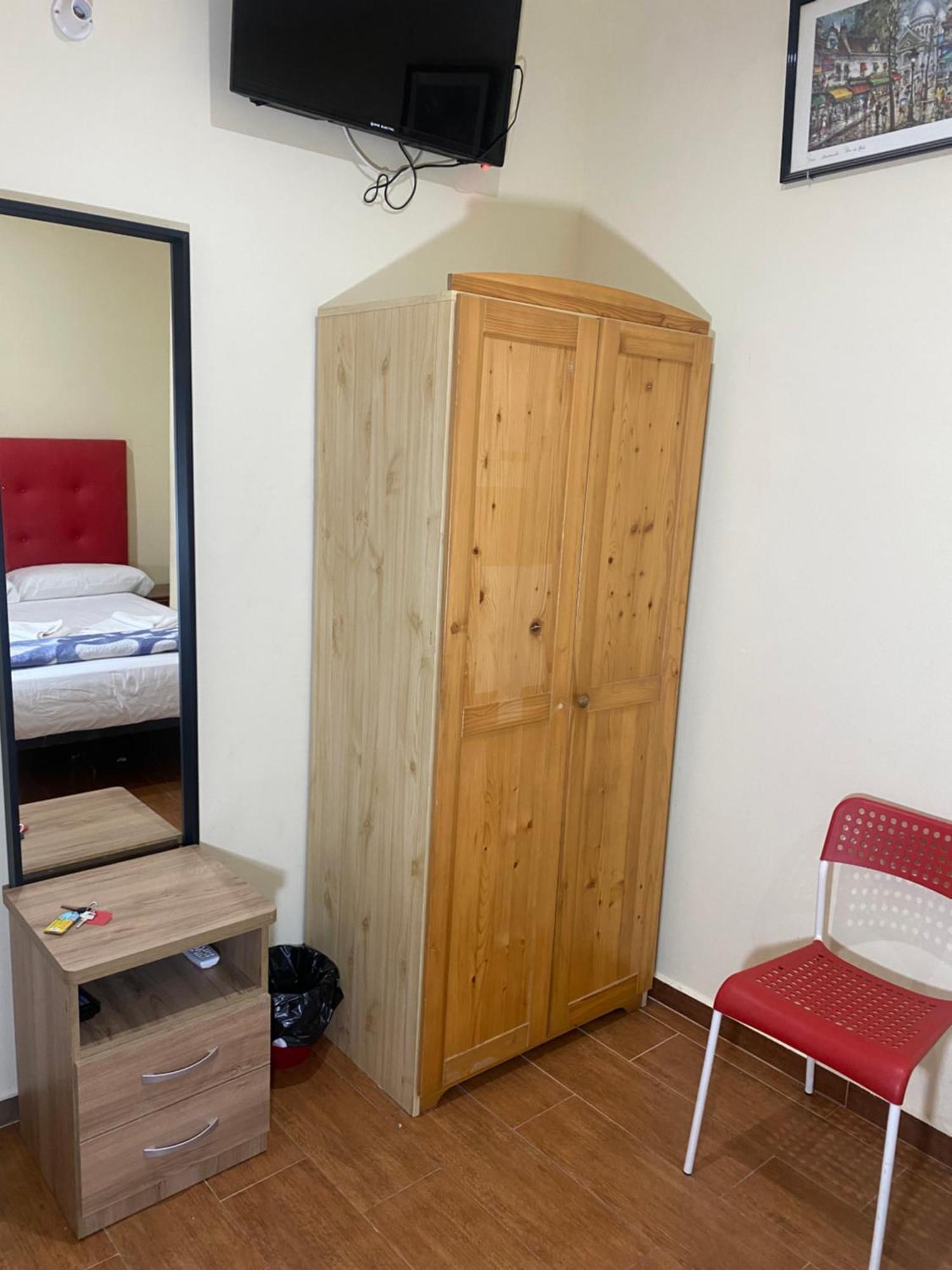 Hostal Granvia 628 Барселона Экстерьер фото