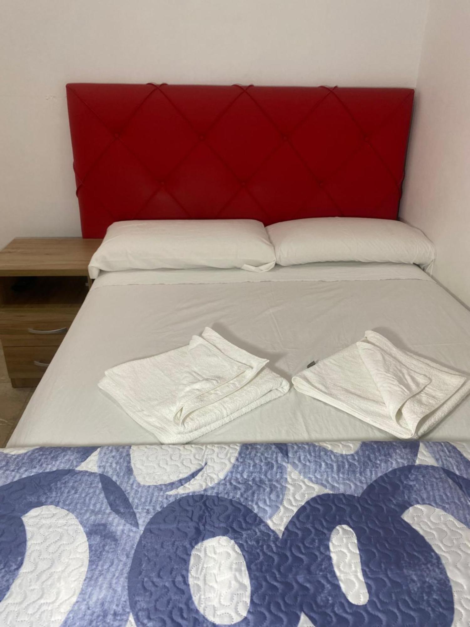 Hostal Granvia 628 Барселона Экстерьер фото