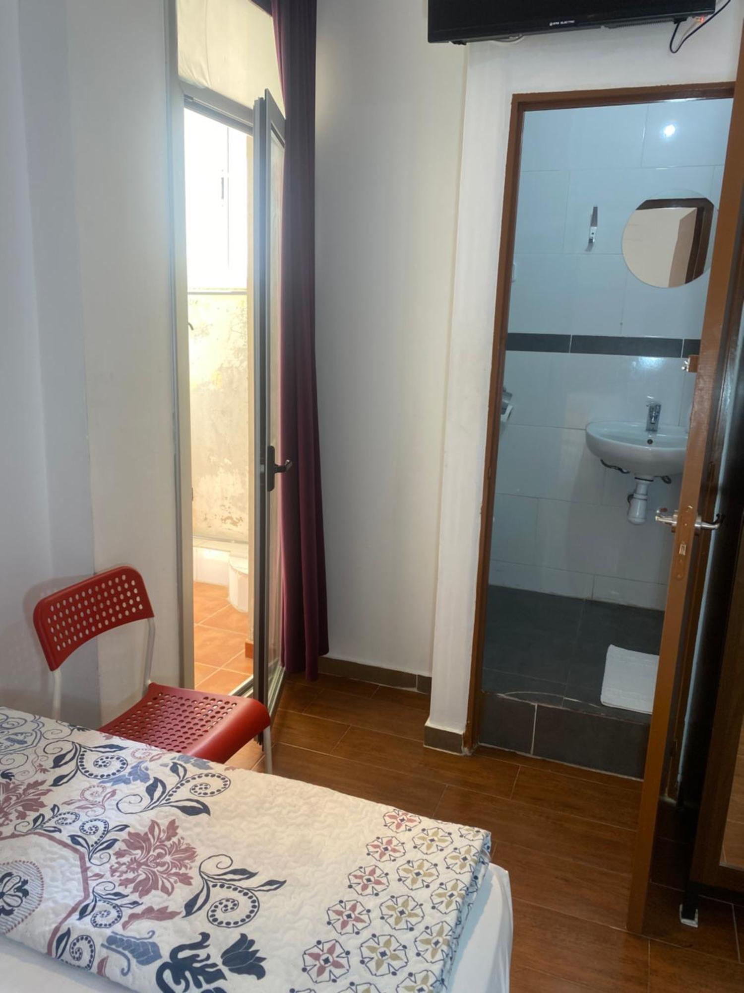 Hostal Granvia 628 Барселона Экстерьер фото