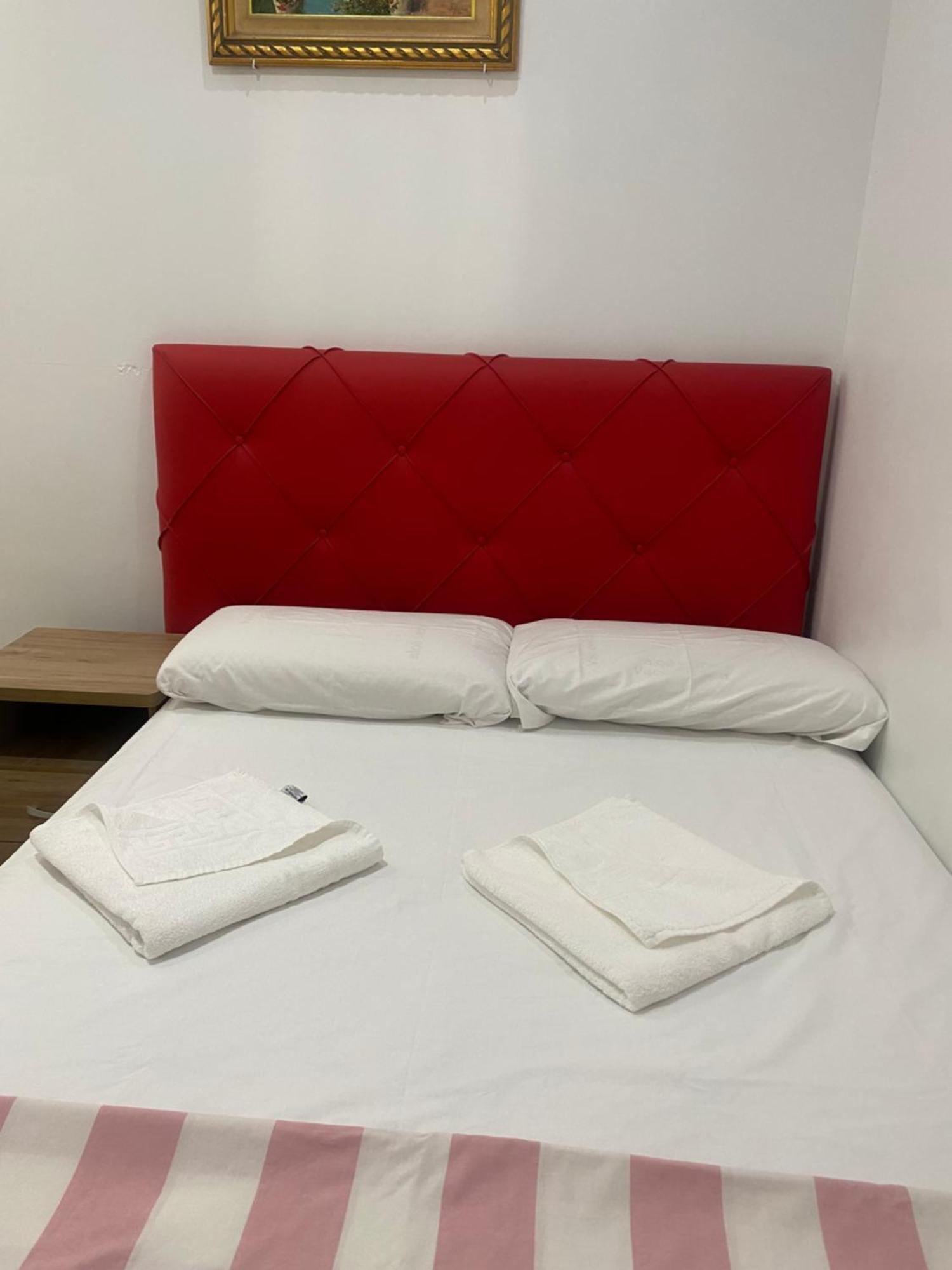 Hostal Granvia 628 Барселона Экстерьер фото
