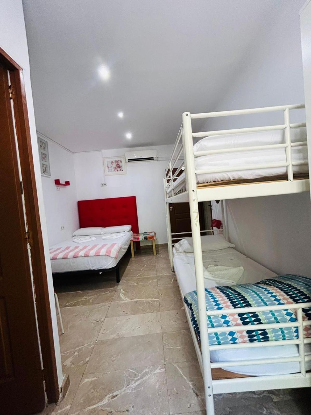 Hostal Granvia 628 Барселона Экстерьер фото