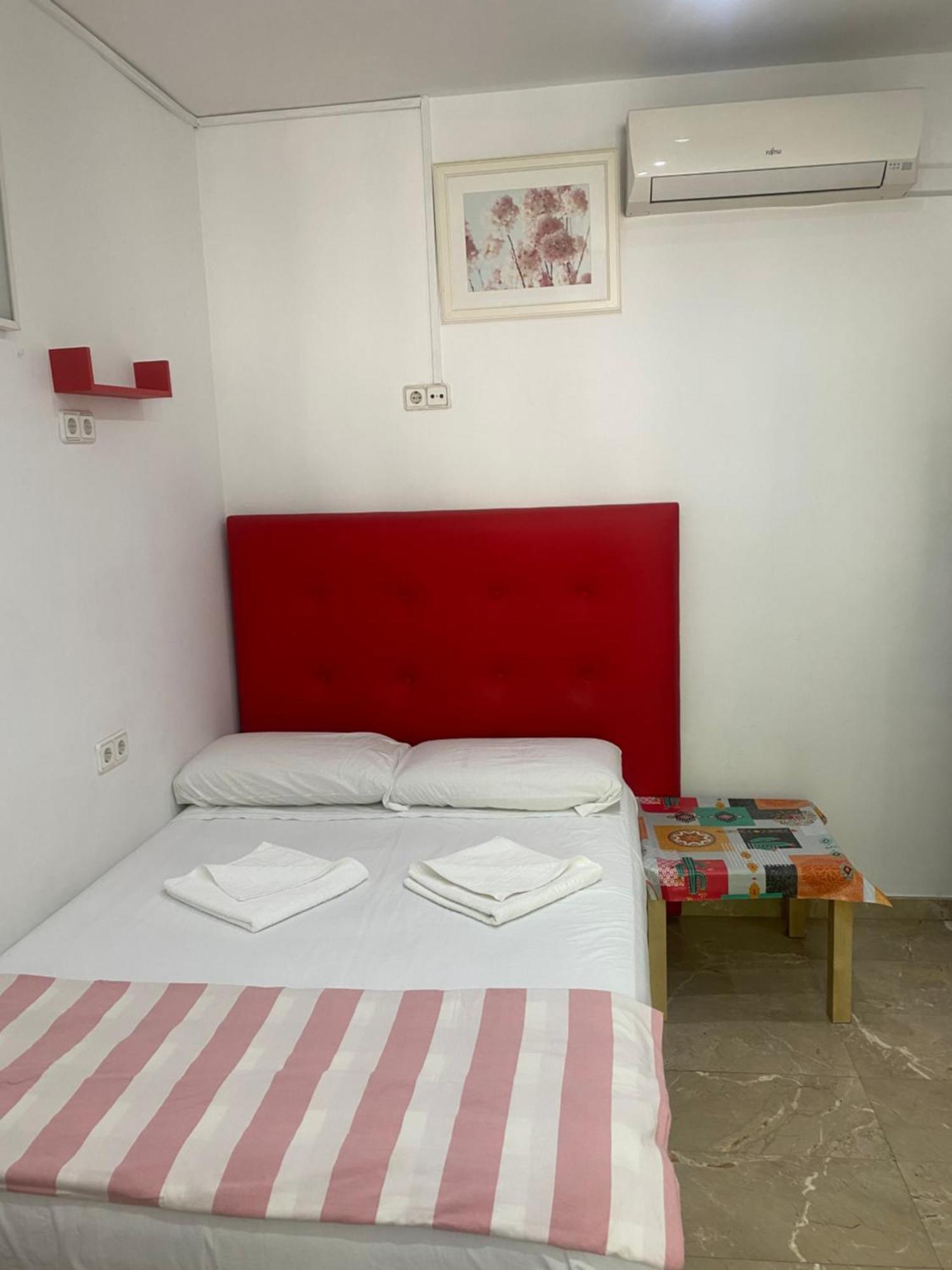 Hostal Granvia 628 Барселона Экстерьер фото